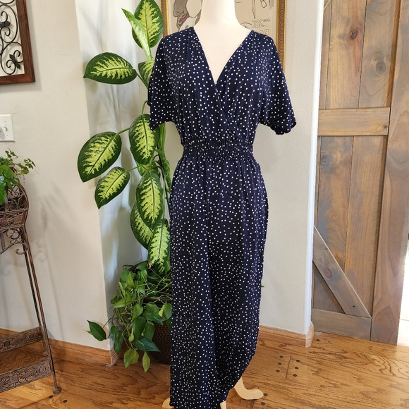 NWOT Lioness Dark Blue Navy Runched Waist Wide 3/4 Leg Jumpsuit - Picture 1 of 5